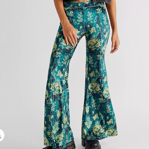 Free People Pants - Hold Me Closer Bell Bottom Pants, size M, never worn